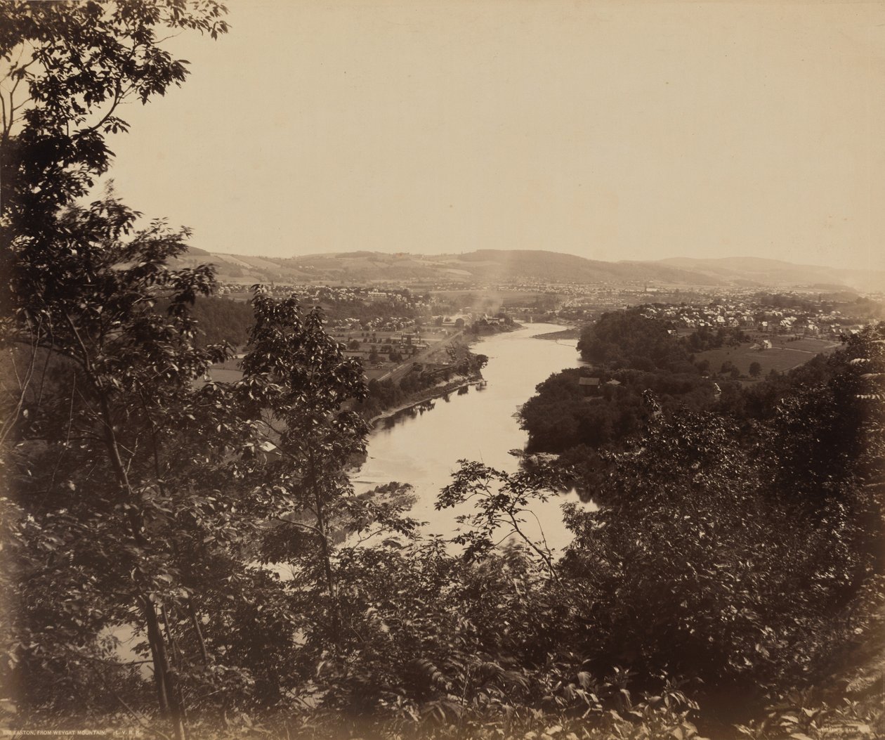 Easton i góra Weygat, ok. 1895 (zdjęcie) autorstwa William Herman Rau