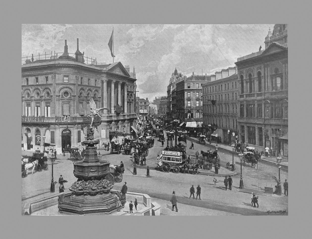 Piccadilly Circus, Londyn, ok. 1900 autorstwa York and Son