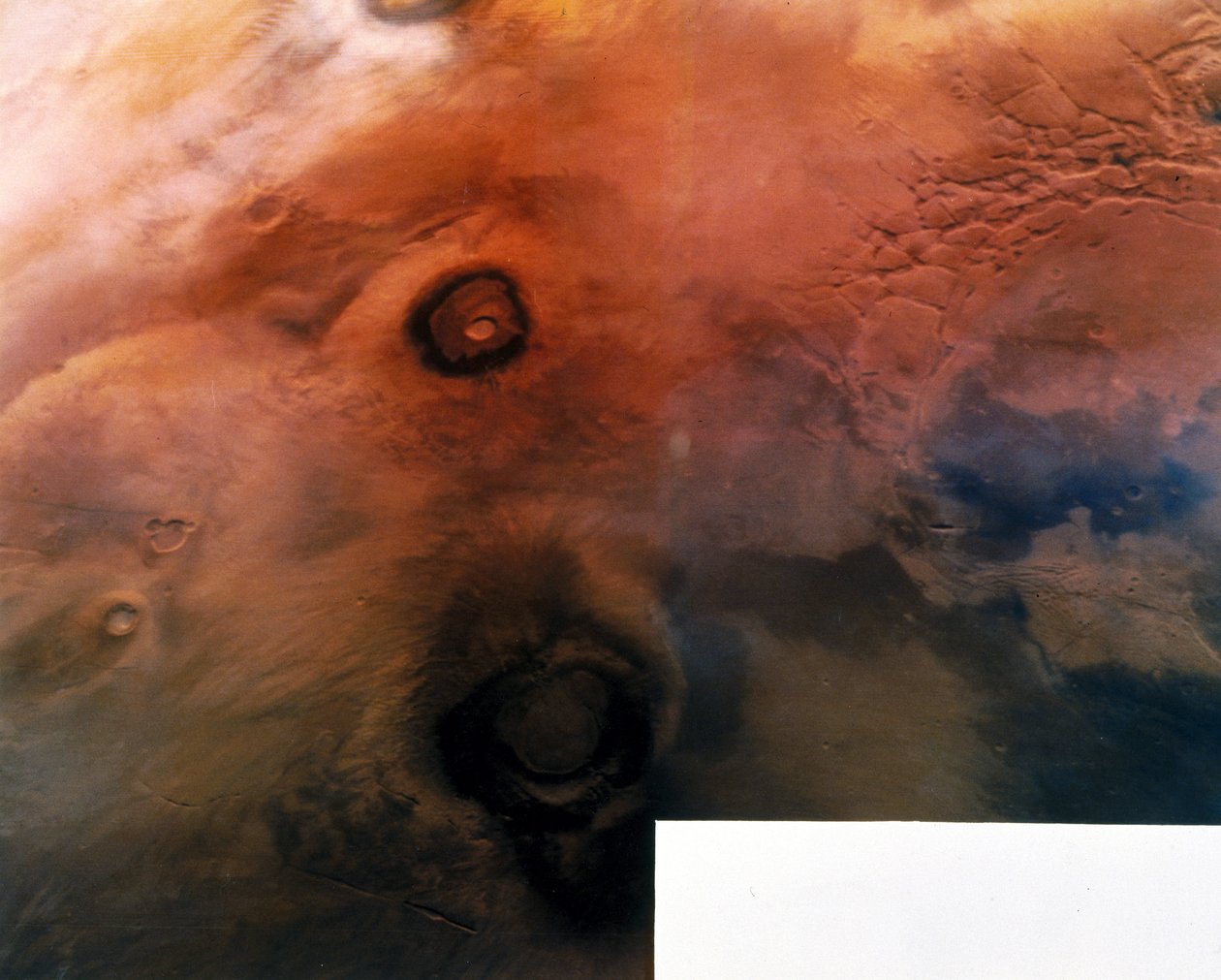Wulkany na powierzchni planety Mars autorstwa Frederick (attr. to) Barnard