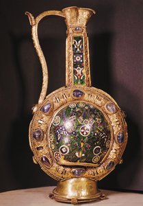 Dzbanek na wodę Karola Wielkiego (emalia złota i cloisonne)