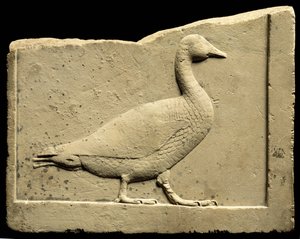 Relief przedstawiający gęś (wapień)