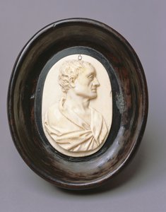 Sir Isaac Newton (kość słoniowa i bejcowane drewno)