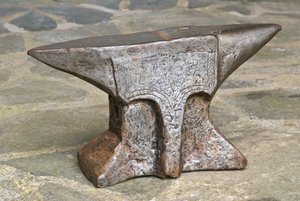 Kowadło dwurożne, 1787 (żeliwo)