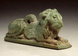 Amulet leżącego lwa (zielony fajans)