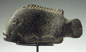 Ryba, 1540-1069 pne (twardy czarny kamień)