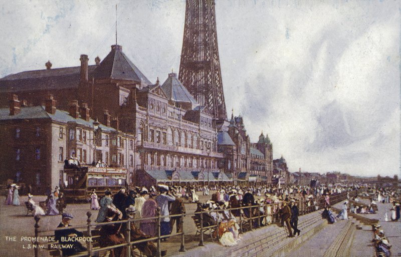 The Promenade, Blackpool (kolorowe zdjęcie) autorstwa (after) English photographer
