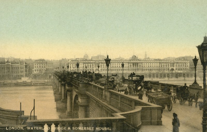 Londyn, most Waterloo, Somerset House autorstwa English Photographer