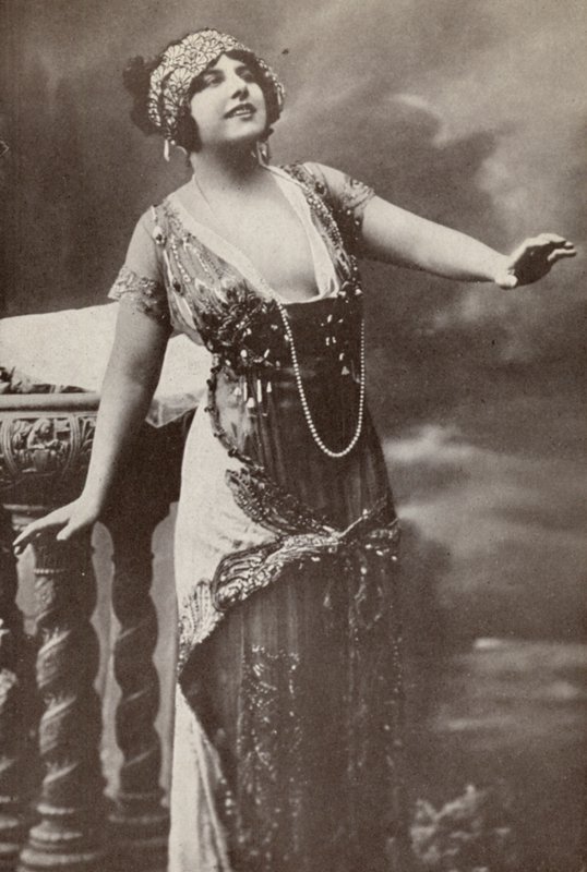 Geraldine Farrar jako "Tosca" (zdjęcie czarno-białe) autorstwa American Photographer
