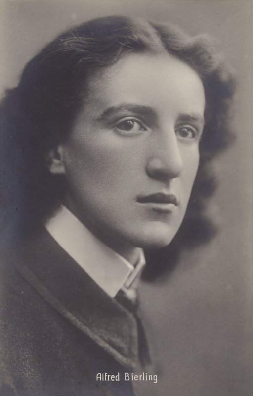 Alfred Bierling, muzyk autorstwa English Photographer