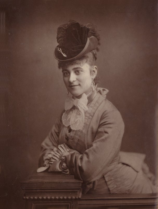 Camille Dubois autorstwa English Photographer