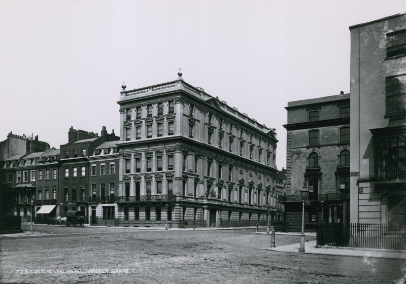 Hotel Continental, Hanover Square, Londyn autorstwa English Photographer