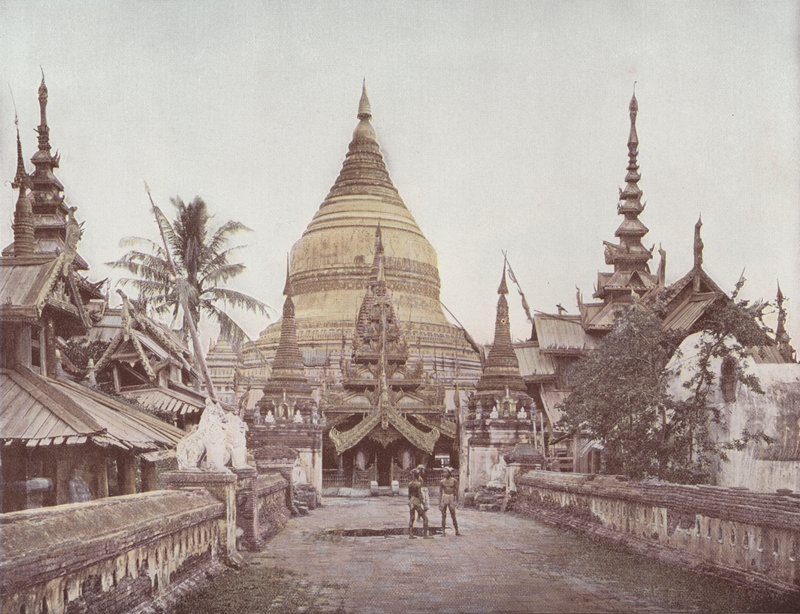 Złocona Pagoda w Pagan (kolorowe zdjęcie) autorstwa English Photographer