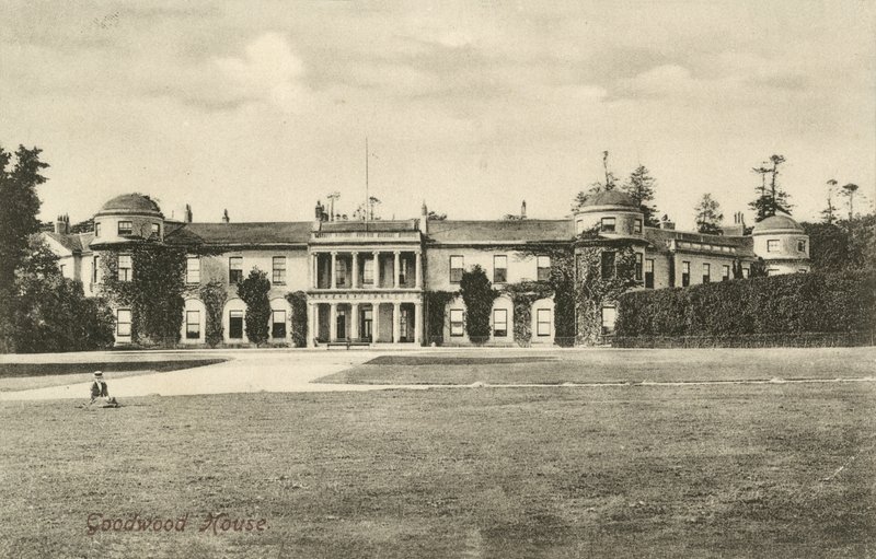 Goodwood House, West Sussex (zdjęcie czarno-białe) autorstwa English Photographer