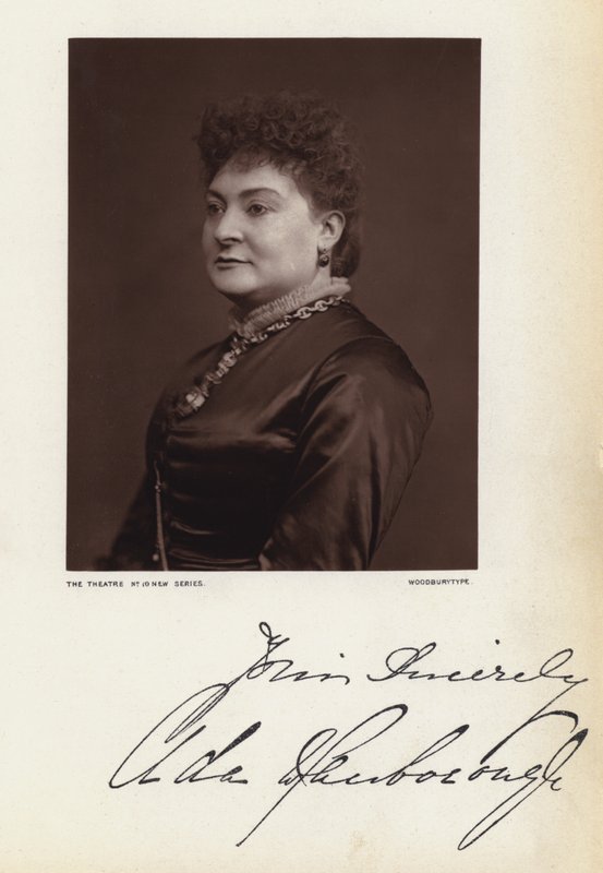 Panna Swanborough (zdjęcie czarno-białe) autorstwa English Photographer