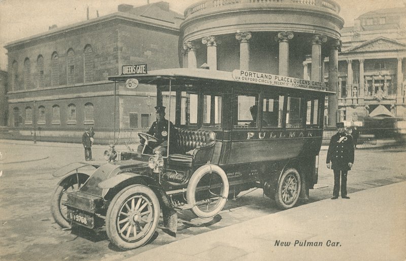 Nowy samochód Pullman autorstwa English Photographer