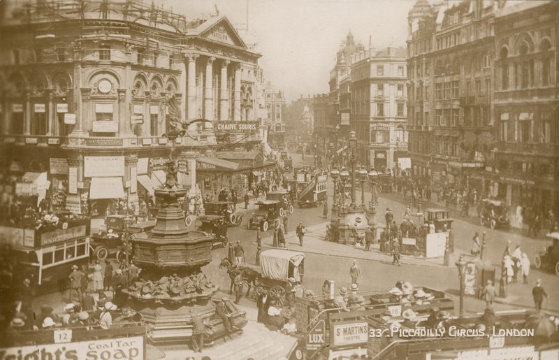 Piccadilly Circus autorstwa English Photographer