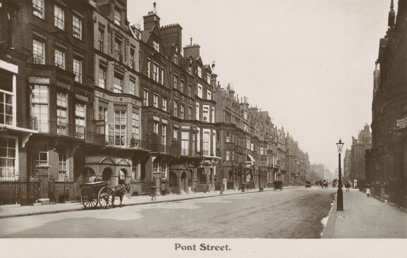 Pont Street, Londyn (zdjęcie czarno-białe) autorstwa English Photographer
