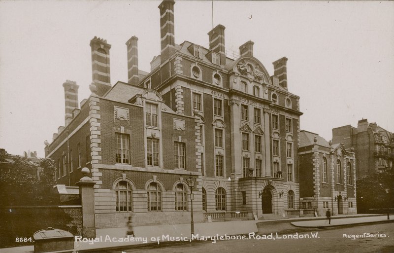 Royal Academy of Music, Marylebone Road, Londyn autorstwa English Photographer