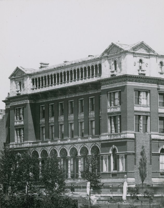 Royal School of Mines, South Kensington, Londyn autorstwa English Photographer