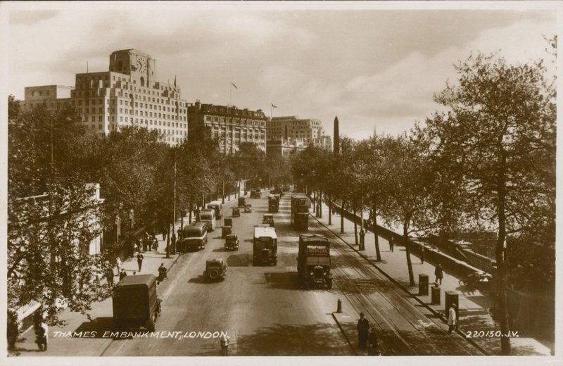 Thames Embankment, Londyn autorstwa English Photographer