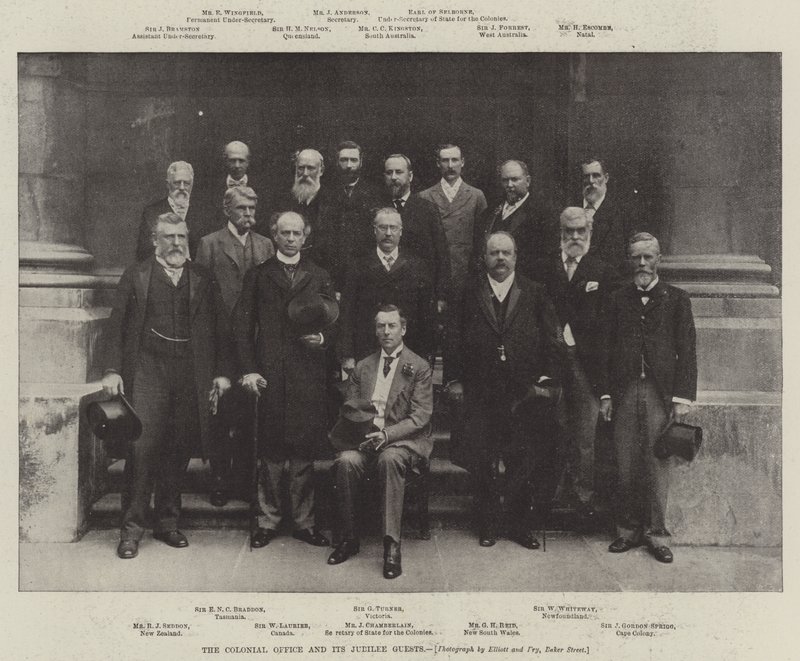Kancelaria Kolonialna i jego Jubileuszowi Goście autorstwa English Photographer