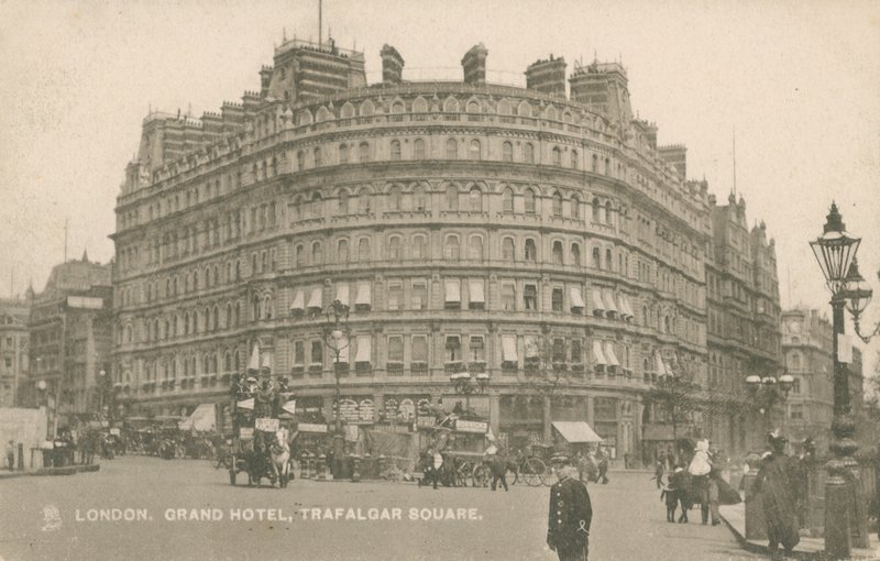 The Grand Hotel, Trafalgar Square, Londyn autorstwa English Photographer
