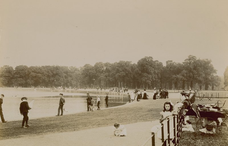 Serpentine, Hyde Park, Londyn autorstwa English Photographer