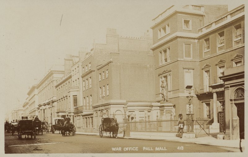 Biuro Wojenne, Pall Mall autorstwa English Photographer