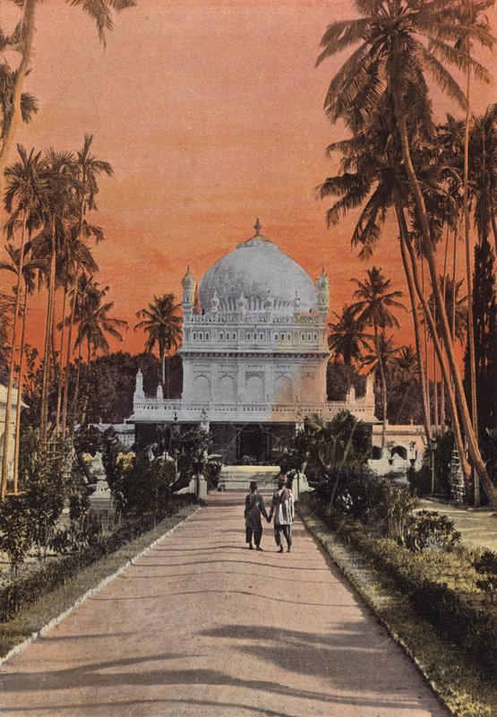 Mysore, grobowce Tippo Saiba i Hyder Ali autorstwa European Photographer