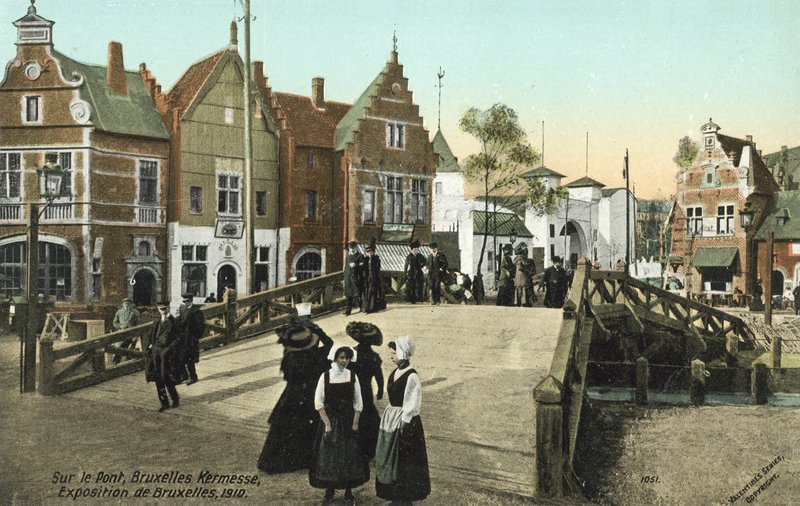 Na moście, Brussels Kermesse, Wystawa w Brukseli, 1910 autorstwa European Photographer