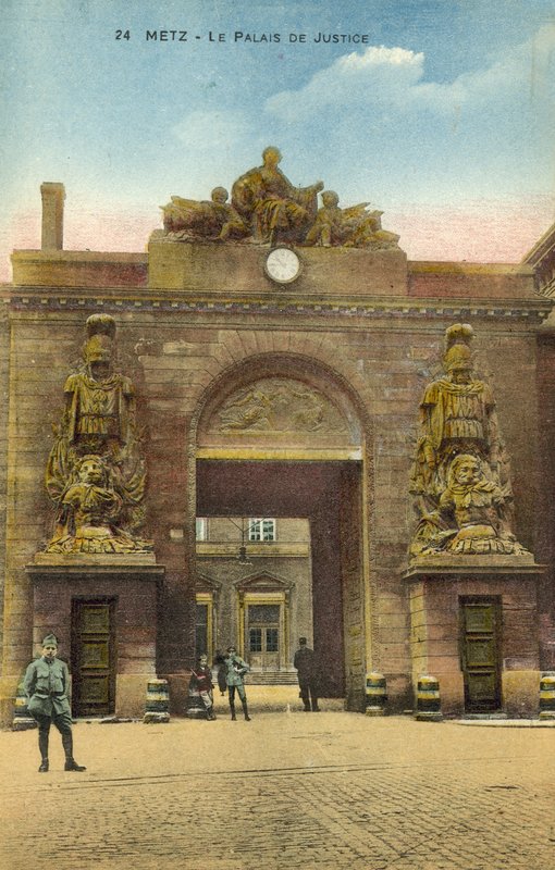 Pałac Sprawiedliwości, Metz (zdjęcie kolorowe) autorstwa French Photographer