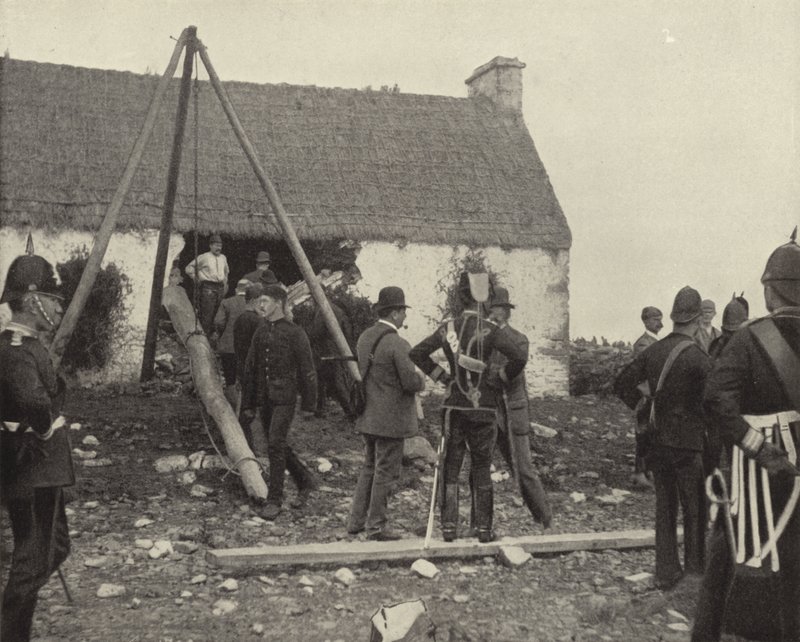 Scena eksmisji (zdjęcie czarno-białe) autorstwa Irish Photographer