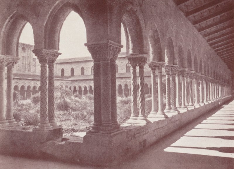Sycylia: Krużganki, Monreale (zdjęcie czarno-białe) autorstwa Italian Photographer