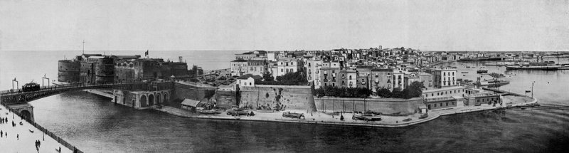 Taranto, Panorama (zdjęcie czarno-białe) autorstwa Italian Photographer
