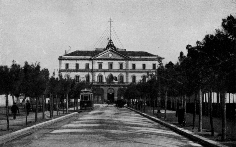 Taranto, Viale R Arsenale Marittimo (zdjęcie b / w) autorstwa Italian Photographer