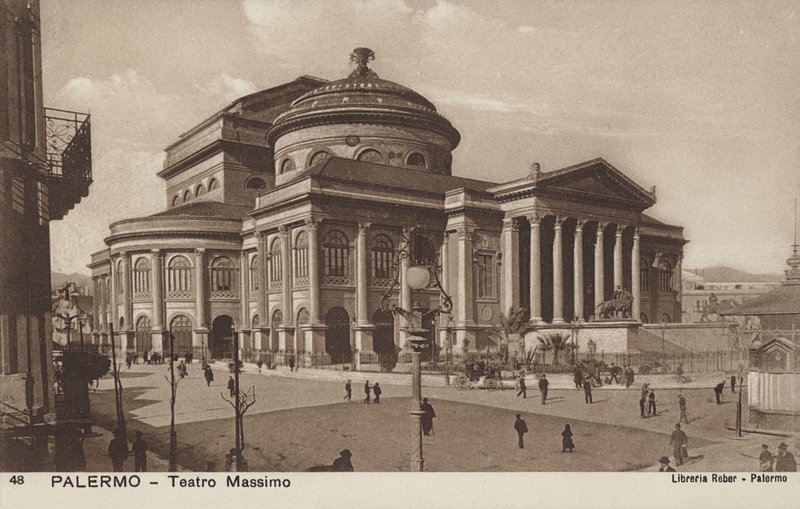 Teatr Massimo, Palermo, Sycylia autorstwa Italian Photographer