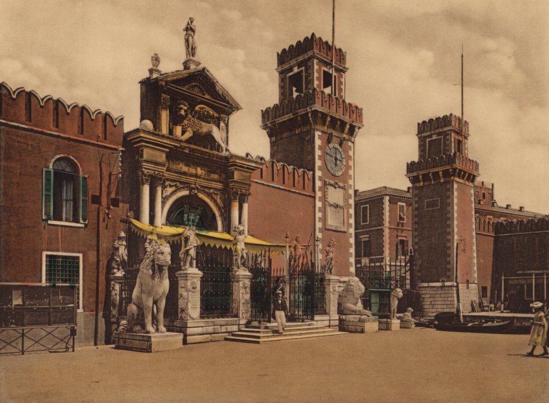 Venezia / Wenecja: Regio Arsenale Marittimo (kolorowe zdjęcie) autorstwa Italian Photographer