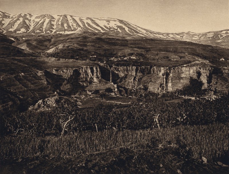 Liban, Krajobraz (zdjęcie czarno-białe) autorstwa Karl Grober