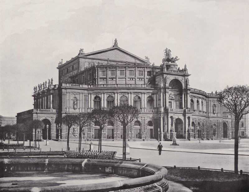 Teatr Dwór Królewski (zdjęcie czarno-białe) autorstwa Photographer German