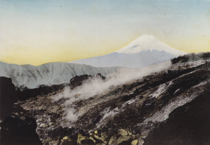 Japonia, ok. 1912: Fuji z Ohwakudani, Hakone (zdjęcie) autorstwa Photographer Japanese