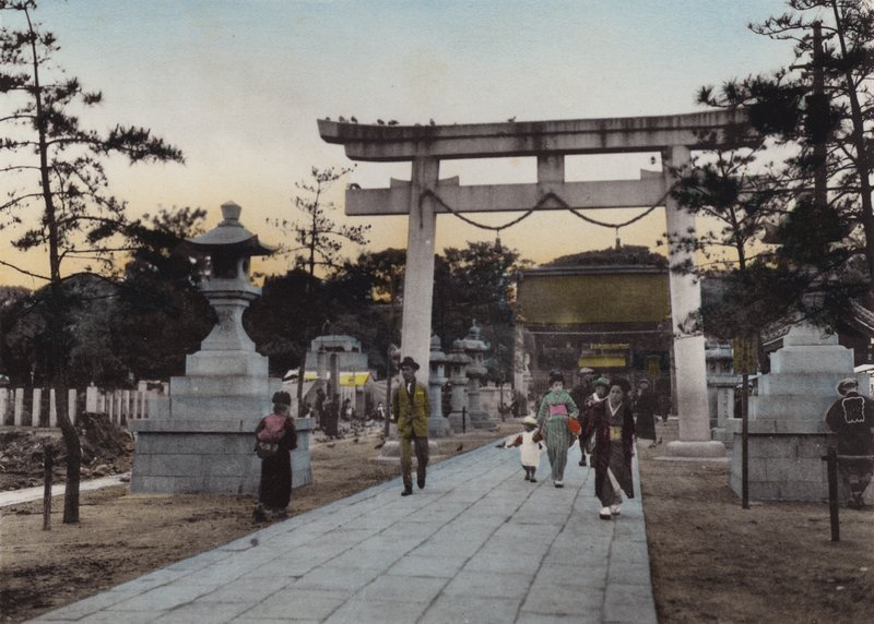 Japonia, ok. 1912: Sanktuarium Nanko, Kobe (zdjęcie) autorstwa Photographer Japanese