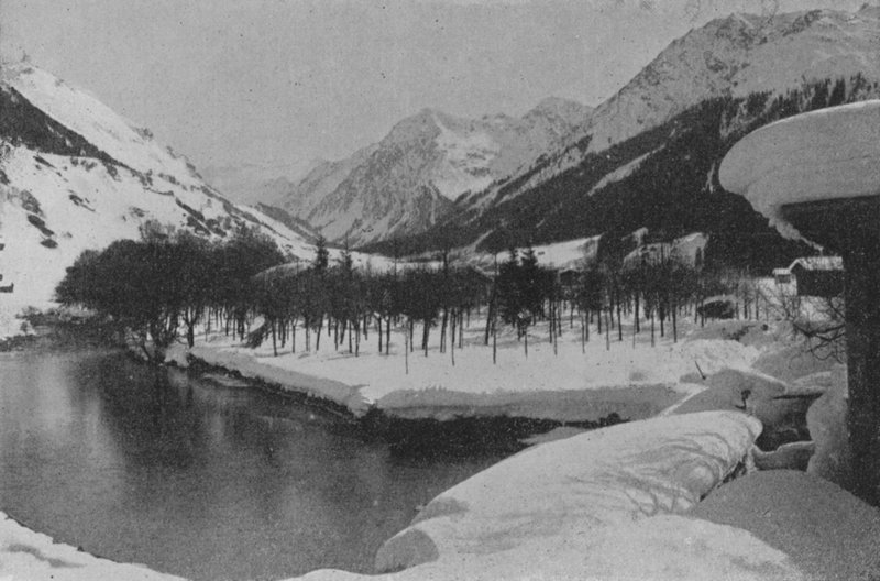 Zimowy krajobraz w Klosters, Gryzonia (zdjęcie czarno-białe) autorstwa Swiss Photographer